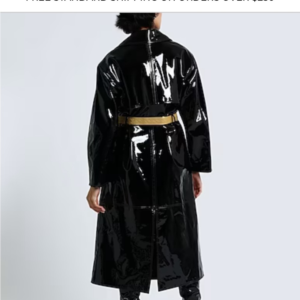 Tory Burch Patent Trench Coat Black
Colorblock Pattern
Button Closure